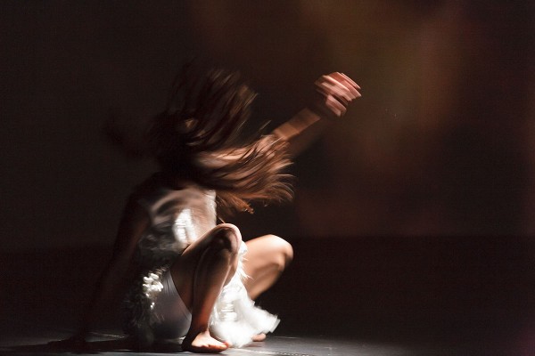 Synthetic Twin, Theatre Osnabruck 2009. Choreography by Nanine Linning.